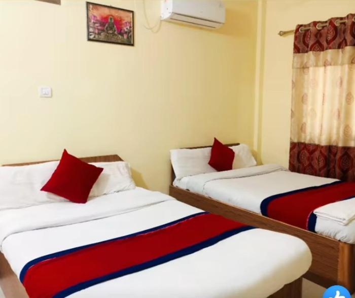Hotel Daisy Park Bhairāhawā Quarto foto