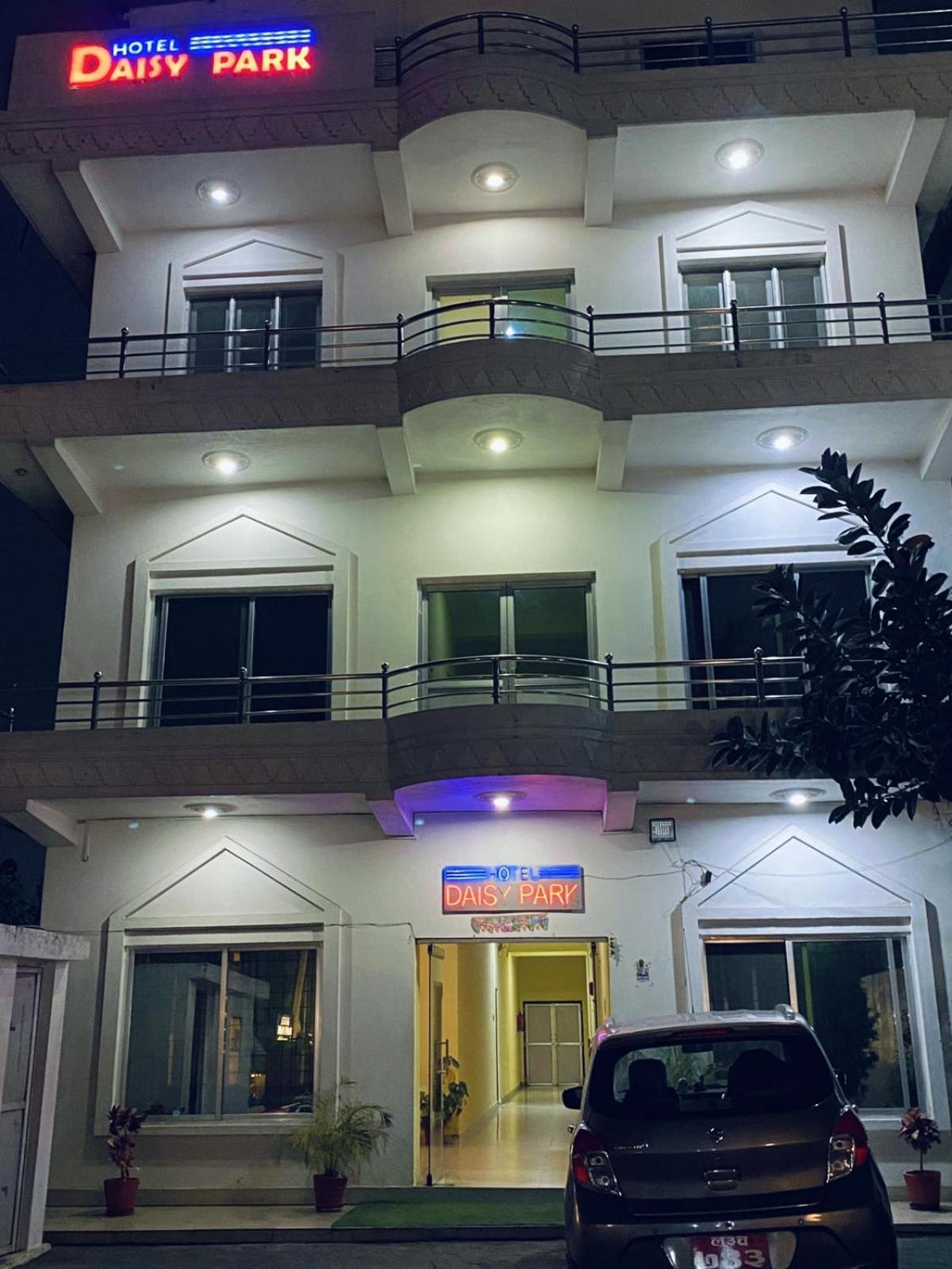 Hotel Daisy Park Bhairāhawā Exterior foto